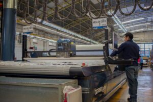 Cómo hacemos la producción en serie en una empresa textil? – GDI Uniformes